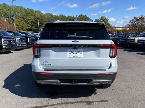 New 2026 Ford Explorer Active image 4