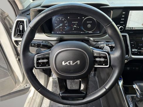 Used 2023 Kia Sorento SX AWD/4WD image 31