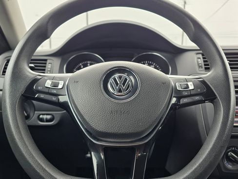 Used 2015 Volkswagen Jetta S image 23