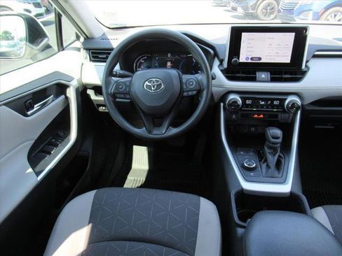 Used 2024 Toyota RAV4 XLE image 15