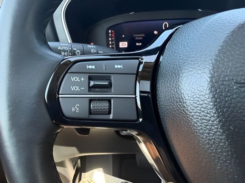 Used 2024 Honda Pilot Elite image 12