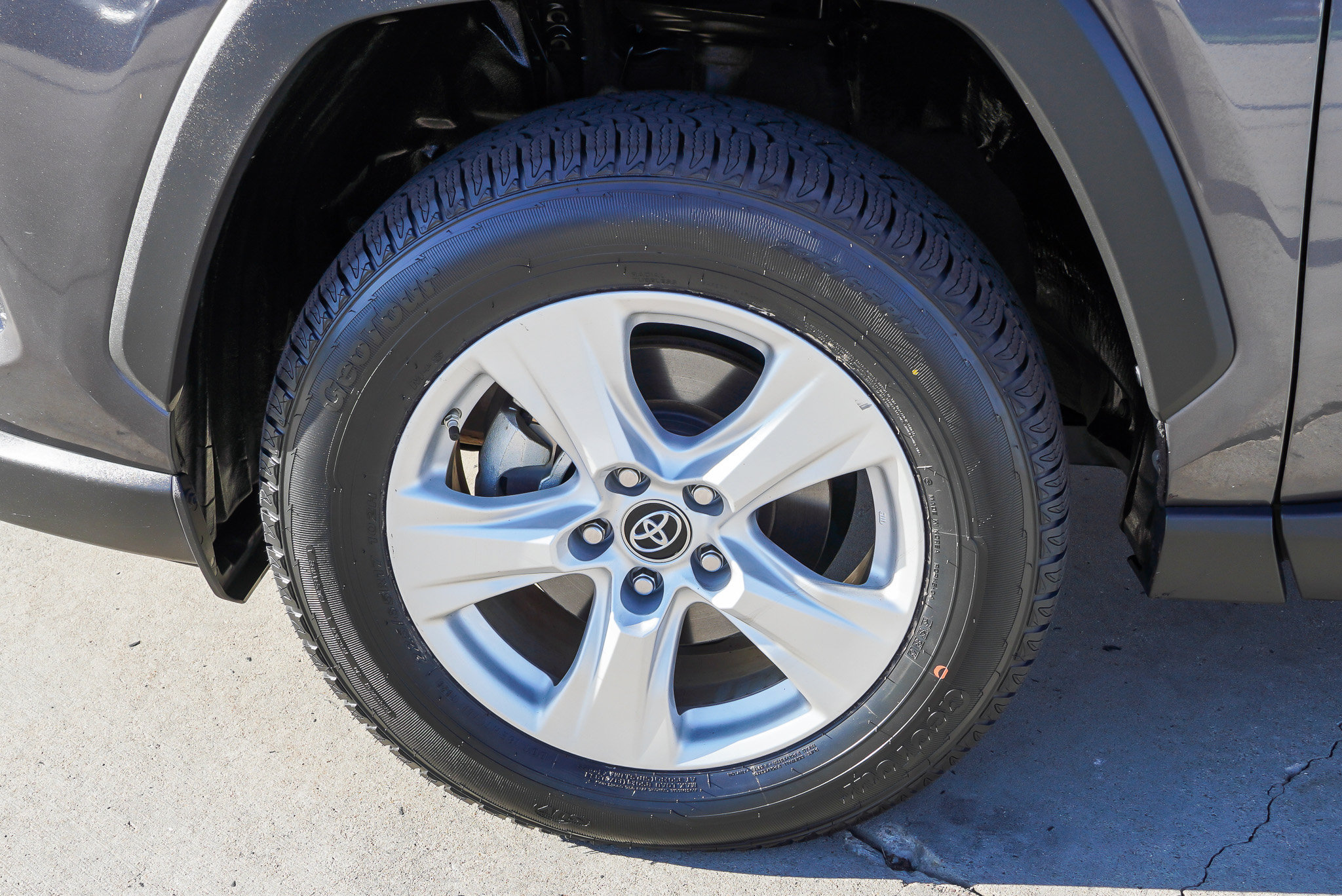 Certified 2019 Toyota RAV4 XLE w/ Convenience Package AWD/4WD image 12