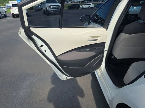 Used 2020 Toyota Corolla LE FWD image 40