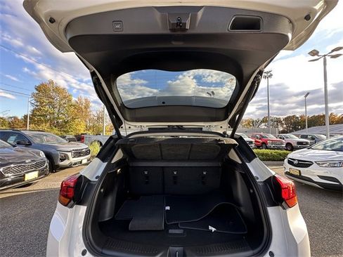 Used 2023 Buick Encore GX Select w/ Sport Touring Package image 39