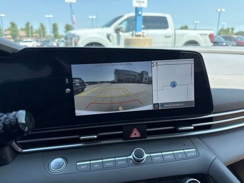 Used 2024 Hyundai Elantra SEL FWD image 23