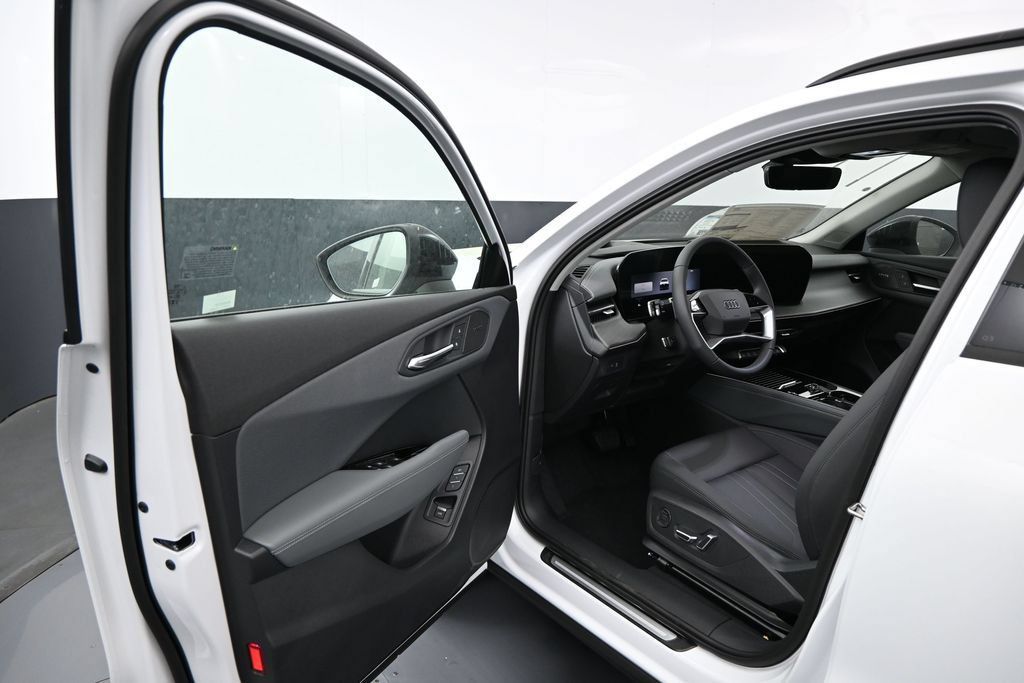 New 2026 Audi Q3 quattro 2.0T AWD/4WD image 5