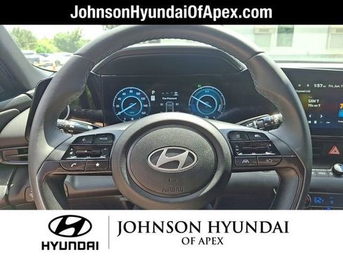 Used 2025 Hyundai Elantra SEL w/ Cargo Package FWD image 18