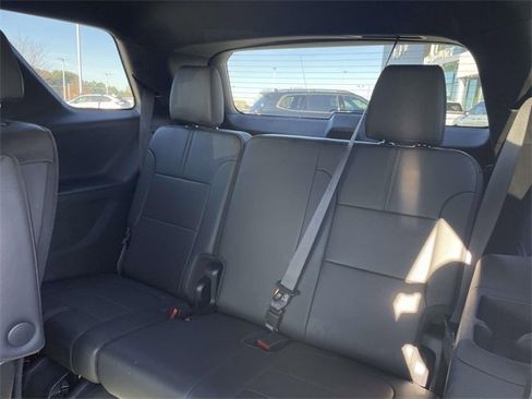 Used 2023 Chevrolet Traverse RS image 27