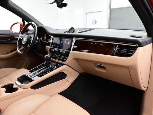 Certified 2023 Porsche Macan S AWD/4WD image 18