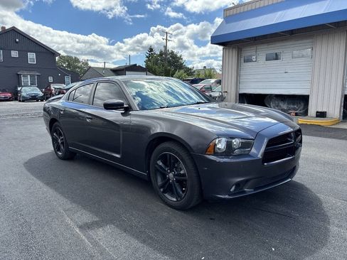 Used 2014 Dodge Charger SXT AWD/4WD image 4