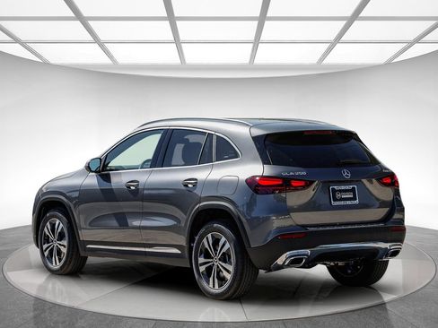 New 2026 Mercedes-Benz GLA 250 4MATIC image 2