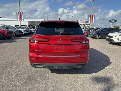 Used 2022 Mitsubishi Outlander ES image 5