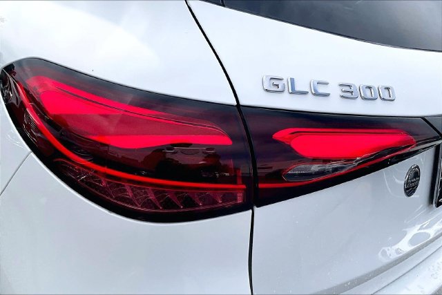 Used 2026 Mercedes-Benz GLC 300 4MATIC image 25
