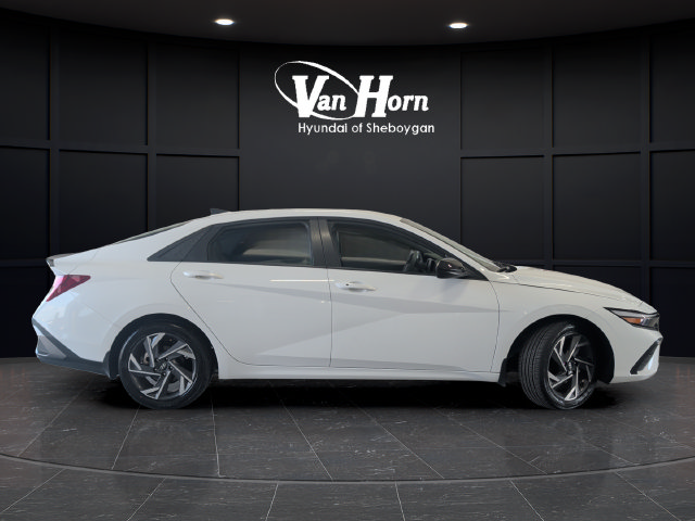 Certified 2025 Hyundai Elantra Sport FWD image 8