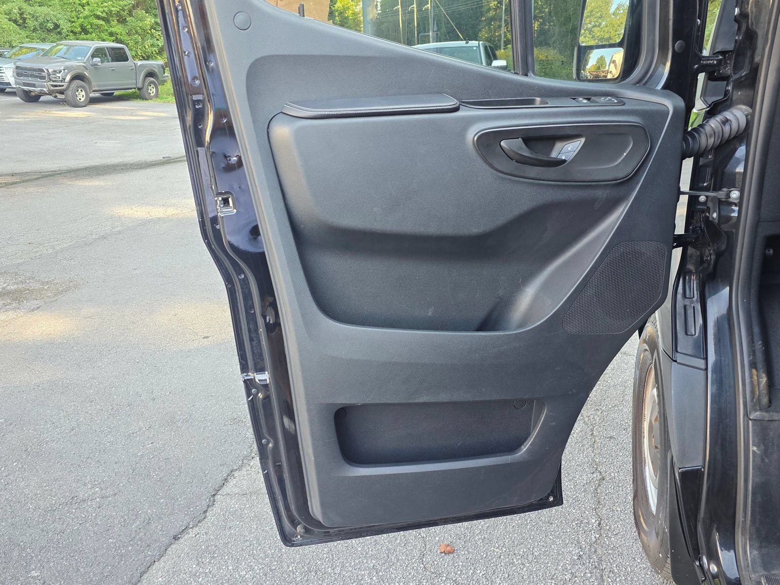 Used 2019 Mercedes-Benz Sprinter 2500 w/ Driver Convenience Package image 23