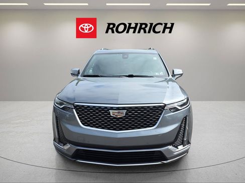 Used 2022 Cadillac XT6 Premium Luxury AWD/4WD image 2