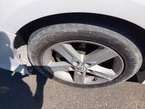 Used 2012 Toyota Camry SE FWD image 6