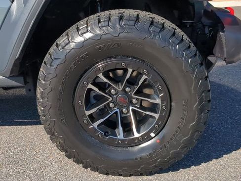 New 2026 Jeep Wrangler Rubicon w/ Xtreme 35 Tire Package image 10