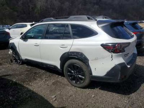 Used 2025 Subaru Outback Onyx Edition AWD/4WD image 4