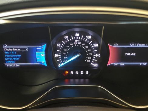 Used 2016 Ford Fusion SE FWD image 23