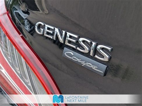 Used 2016 Hyundai Genesis 3.8 image 9