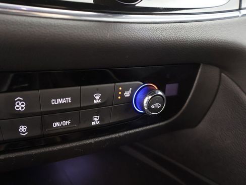 Used 2023 Buick Enclave Essence w/ Experience Buick Package AWD/4WD image 58