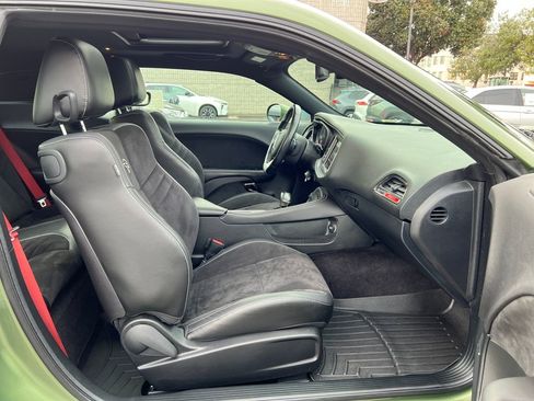 Used 2018 Dodge Challenger SRT Hellcat image 18