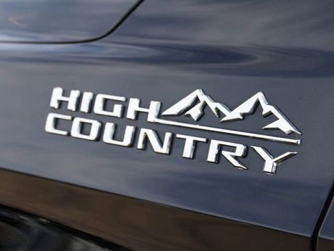 Used 2024 Chevrolet Tahoe High Country image 8