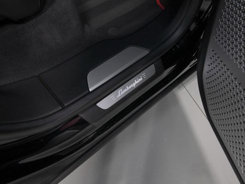 Used 2022 Lamborghini Urus image 58