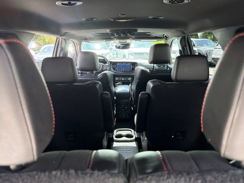 Used 2023 Dodge Durango R/T w/ Tow 'N Go Package AWD/4WD image 41