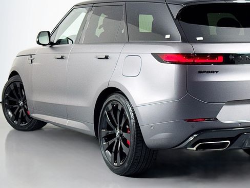 Used 2025 Land Rover Range Rover Sport Autobiography AWD/4WD image 14