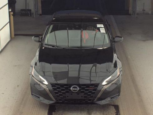 Used 2023 Nissan Altima 2.0 SR image 3