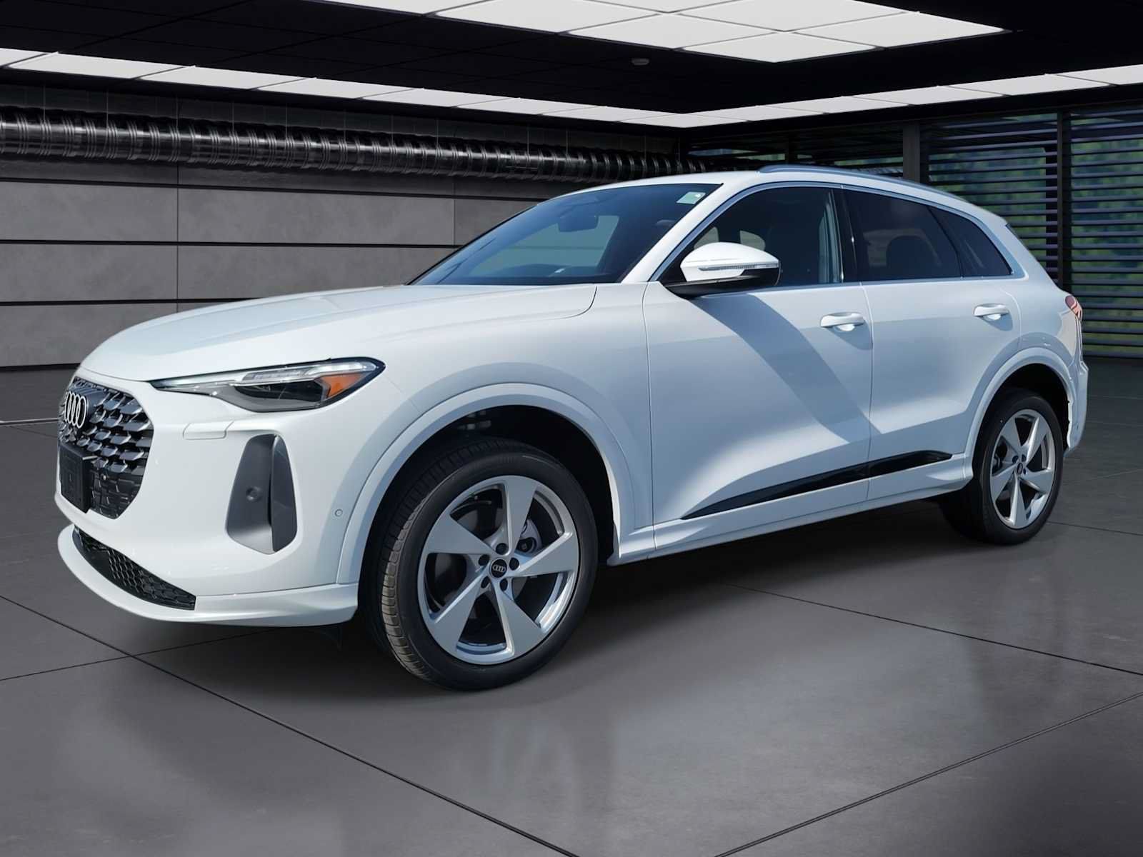 New 2026 Audi Q5 Premium Plus AWD/4WD image 1