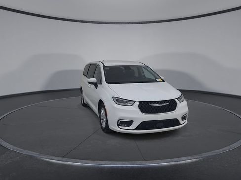 Certified 2023 Chrysler Pacifica Touring-L FWD image 5