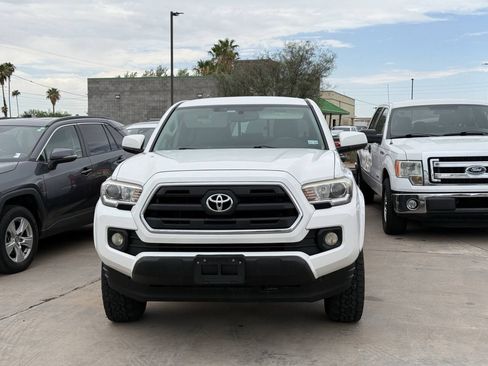 Used 2017 Toyota Tacoma SR5 w/ Tow Package RWD image 15