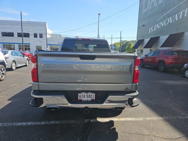 Used 2024 Chevrolet Silverado 1500 LT w/ Z71 Off-Road Package AWD/4WD image 4