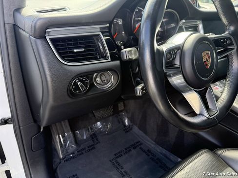 Used 2017 Porsche Macan Turbo AWD/4WD image 8