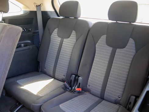 Used 2021 Kia Sorento LX FWD image 11