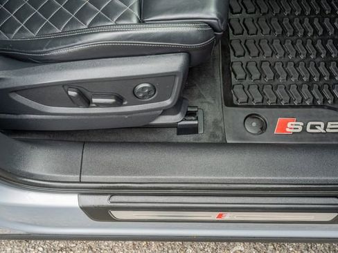 Used 2018 Audi SQ5 Prestige w/ Prestige Package image 44