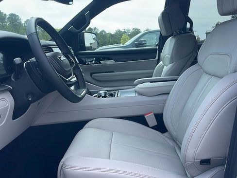 New 2026 Jeep Grand Wagoneer Summit AWD/4WD image 13