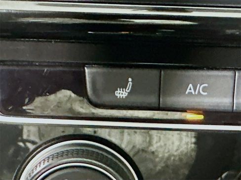 Used 2019 Volkswagen GTI SE image 23