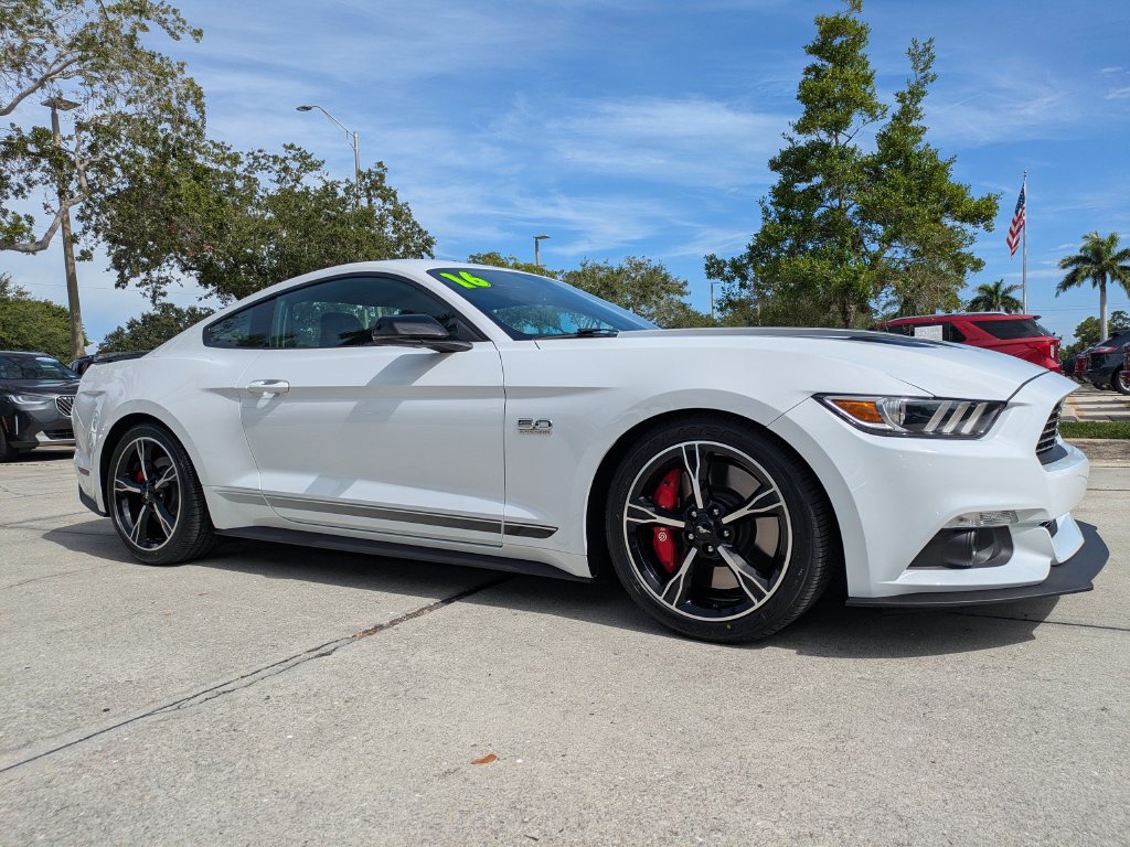 Used 2016 Ford Mustang GT Premium w/ Equipment Group 401A RWD image 2