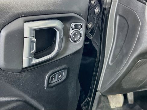 Used 2023 Jeep Gladiator Sport AWD/4WD image 17