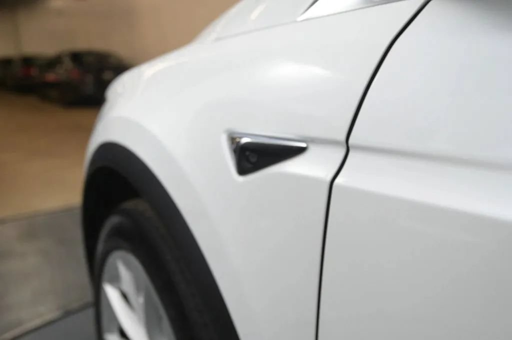Used 2020 Tesla Model X Long Range AWD/4WD image 11