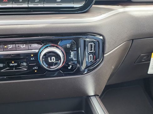 New 2026 GMC Sierra 1500 SLT w/ SLT Premium Plus Package image 29