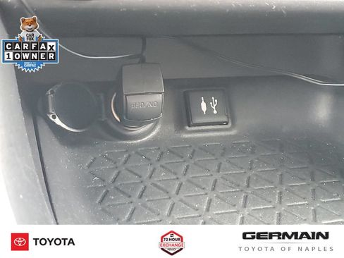 Used 2019 Toyota RAV4 XLE AWD/4WD image 32