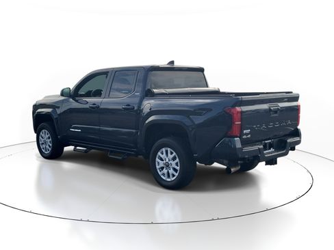 Used 2024 Toyota Tacoma SR5 AWD/4WD image 4
