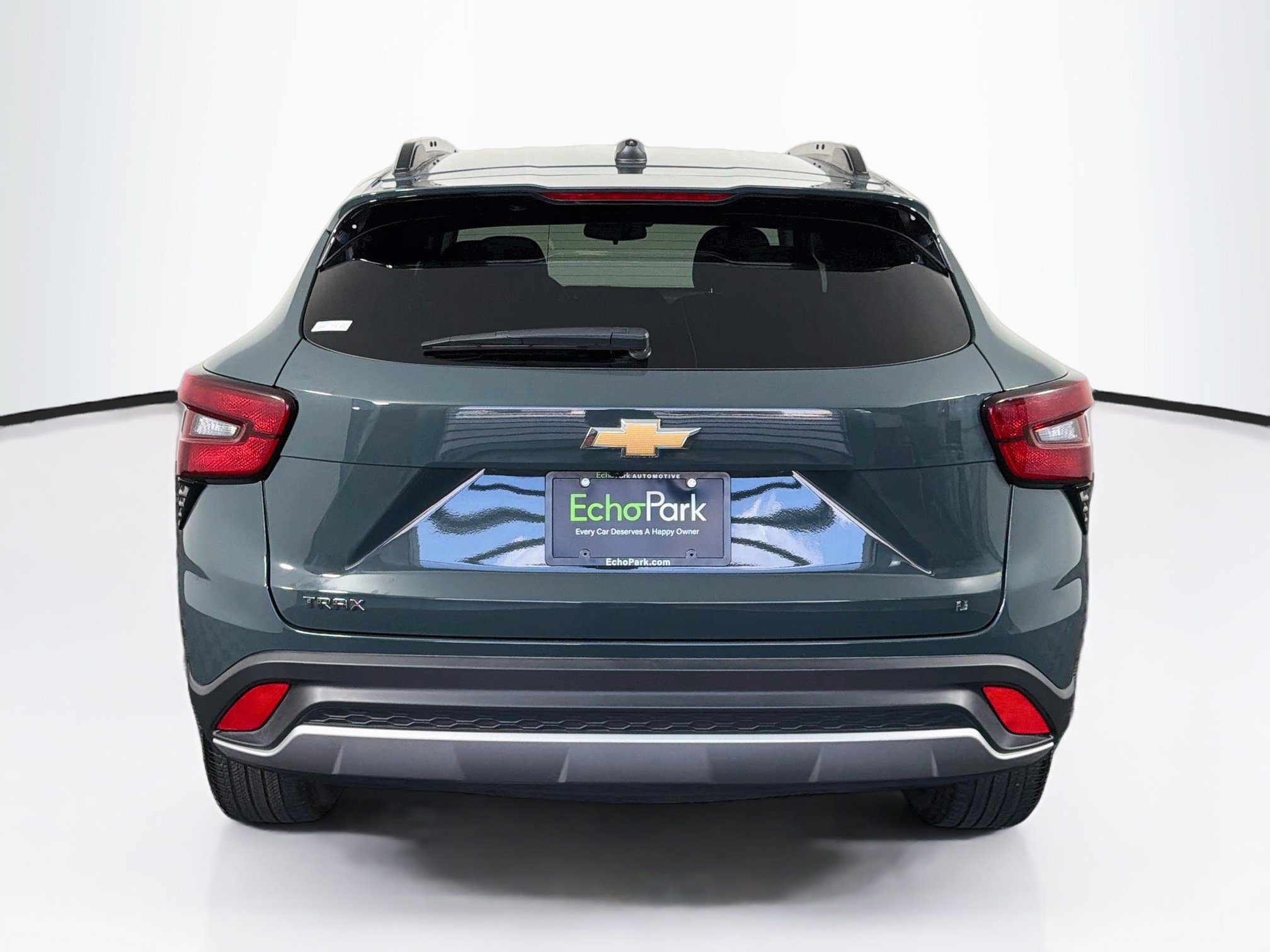 Used 2025 Chevrolet Trax LT FWD image 7