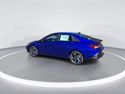 Used 2025 Hyundai Elantra Sport FWD image 6