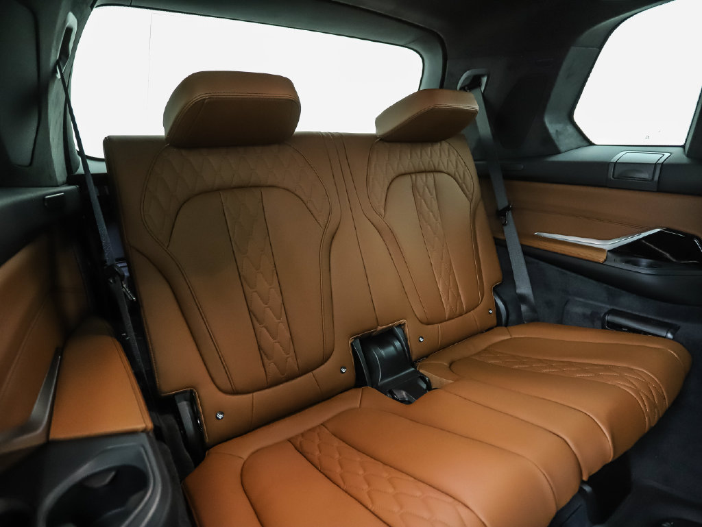 Used 2027 BMW X7 xDrive40i w/ Executive Package AWD/4WD image 33
